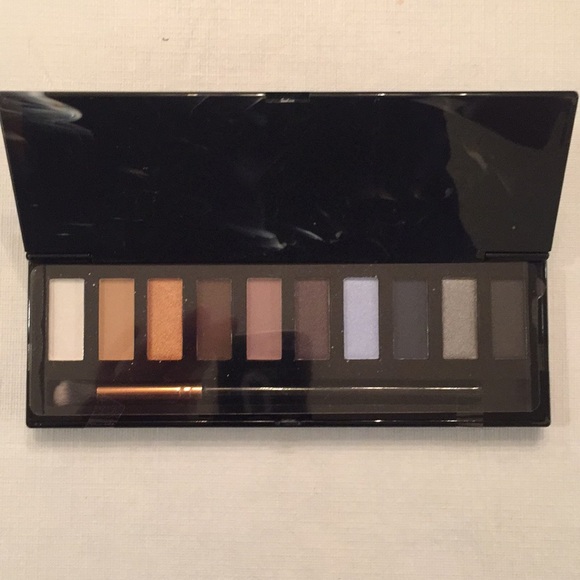SMOKY Other - SMOKY PROFUSION 10 Color Eyeshadow Palette